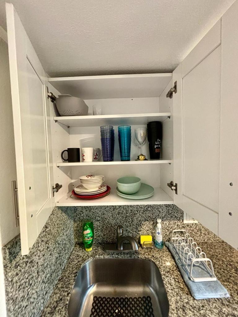 Nice Queen Bedroom - Best Location In Miami - Luggage Storage Service, Parking And Laundry Eksteriør bilde